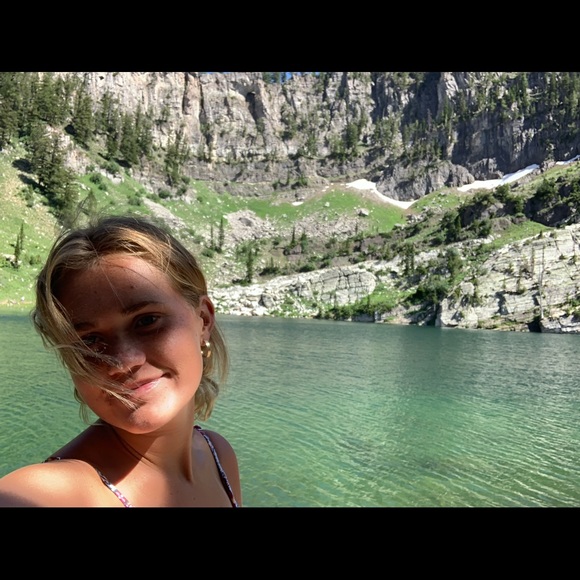 Meet your Posher, Amelia - Picture 1 of 1